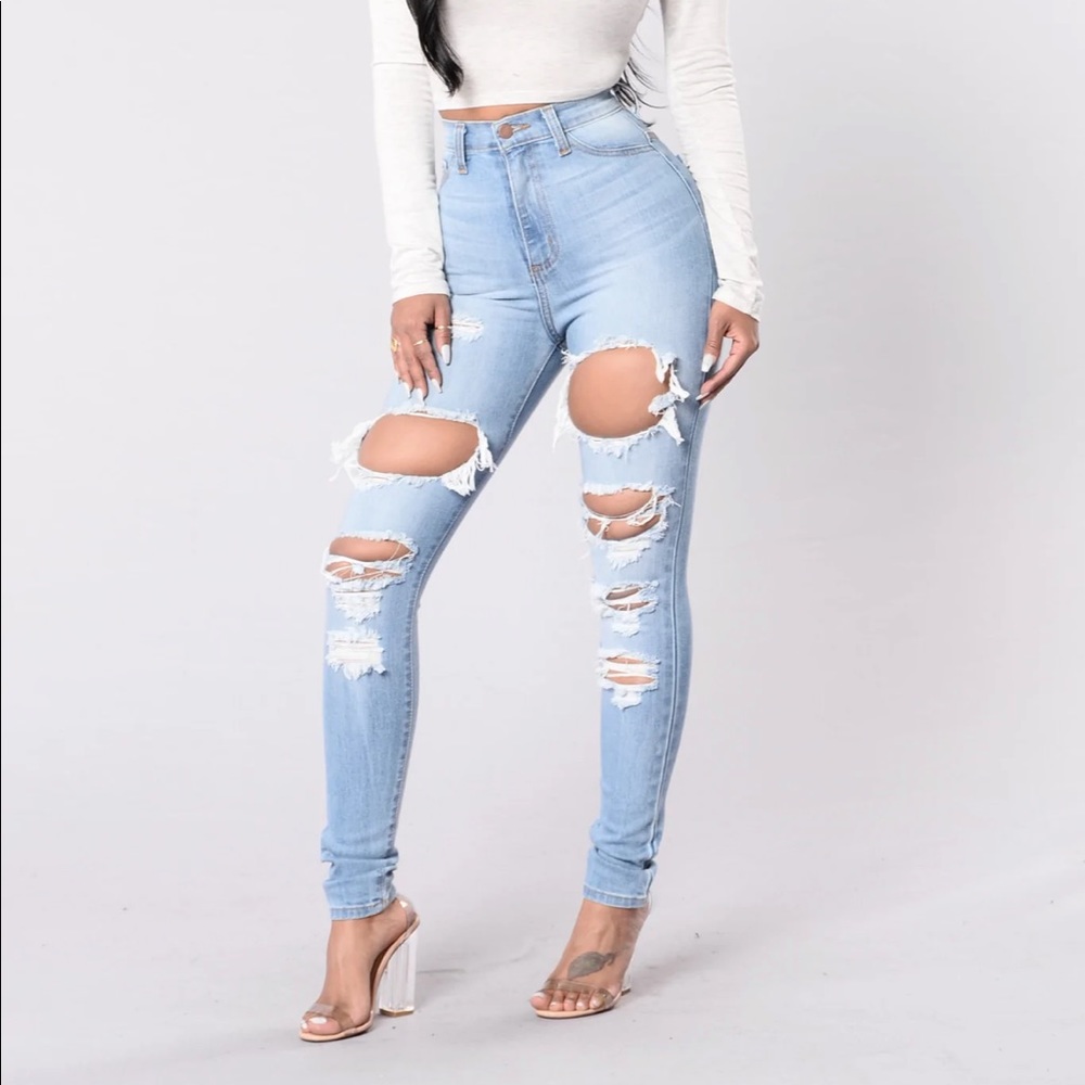 Fashion nova high rise jeans light wash with holes size 3 stretch distressed